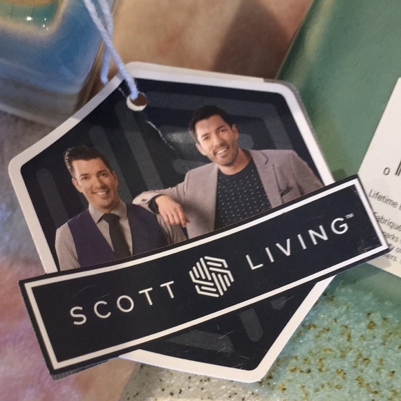 Ceramic House Glazed Vase by Scott Living NWOT - Picture 7 of 8